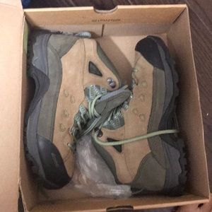 Brand new woman’s boots